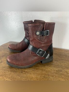 Motorcycle style leather boots